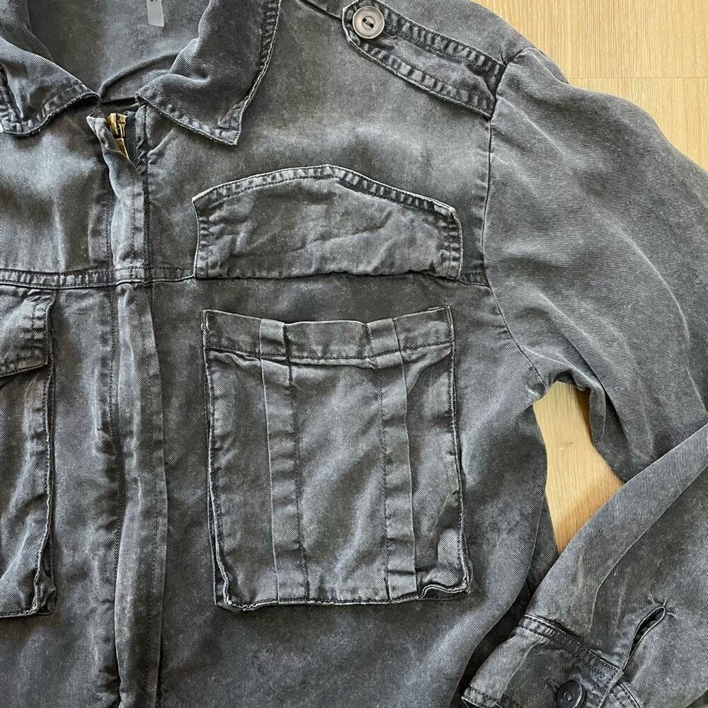 Young Fabulous & Broke Women's Gray Full Zip Utility Bomber Jacket Size Small - Picture 3 of 9